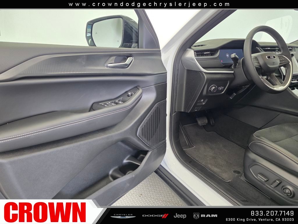 2025 Jeep Grand Cherokee Altitude X photo 14
