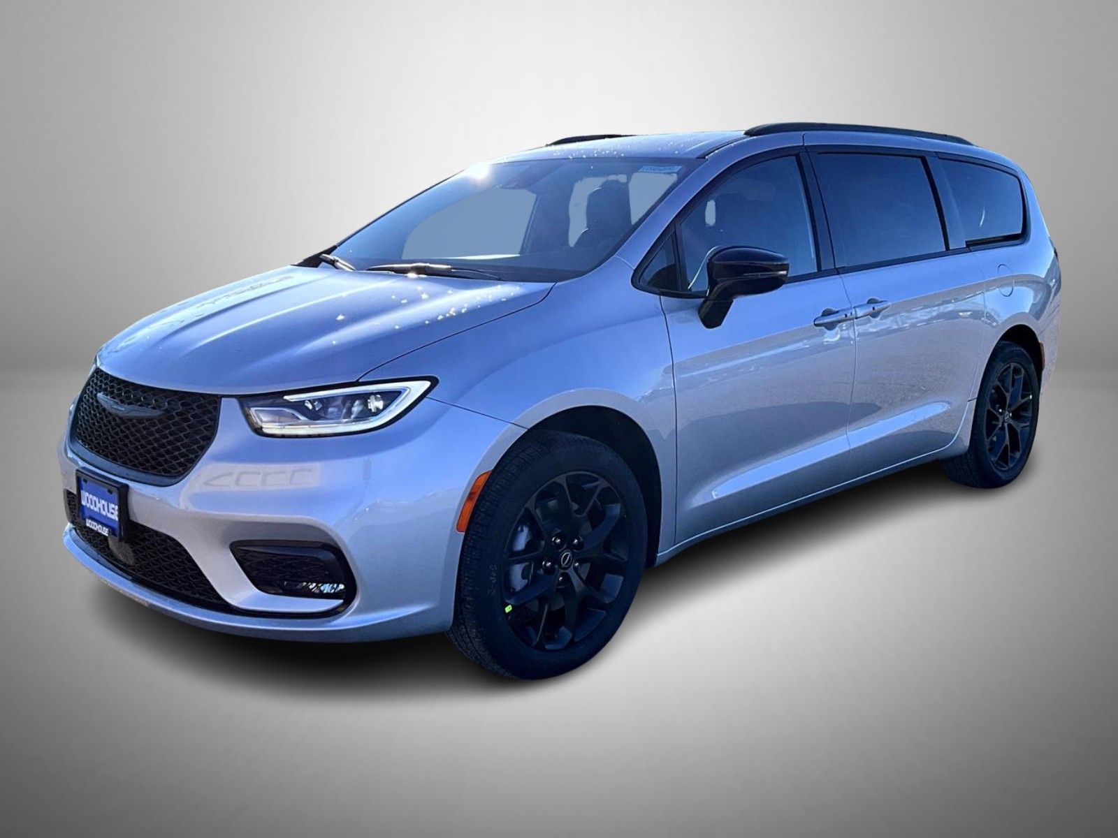 2026 Chrysler Pacifica Select's photo