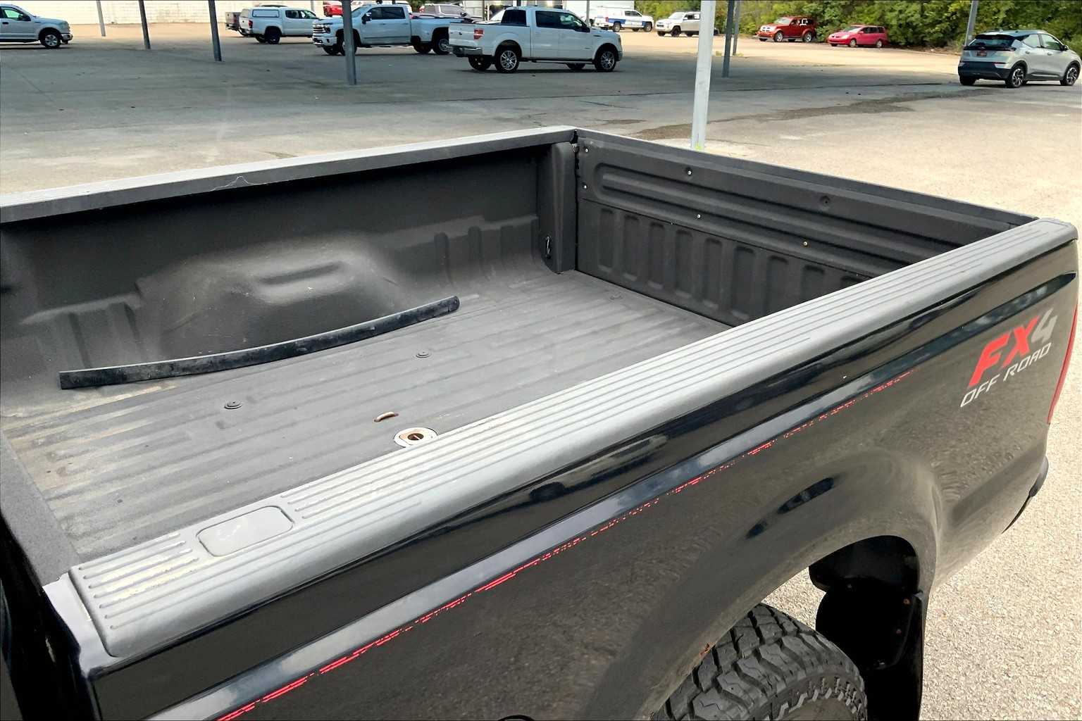 2003 Ford F-250 XLT photo 30