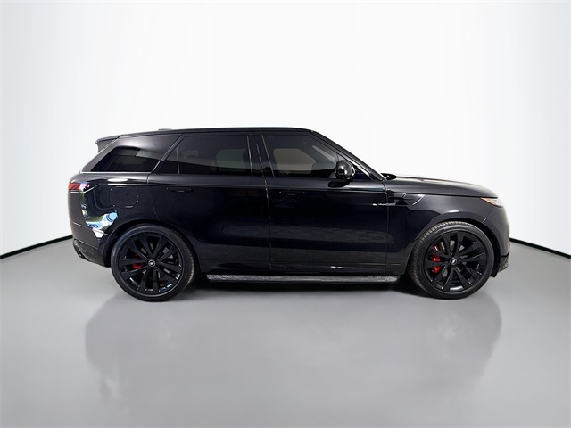 2025 Land Rover Range Rover Sport SE photo 3