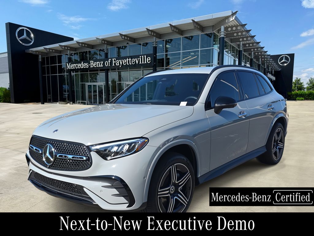 2025 Mercedes-Benz GLC Base's photo
