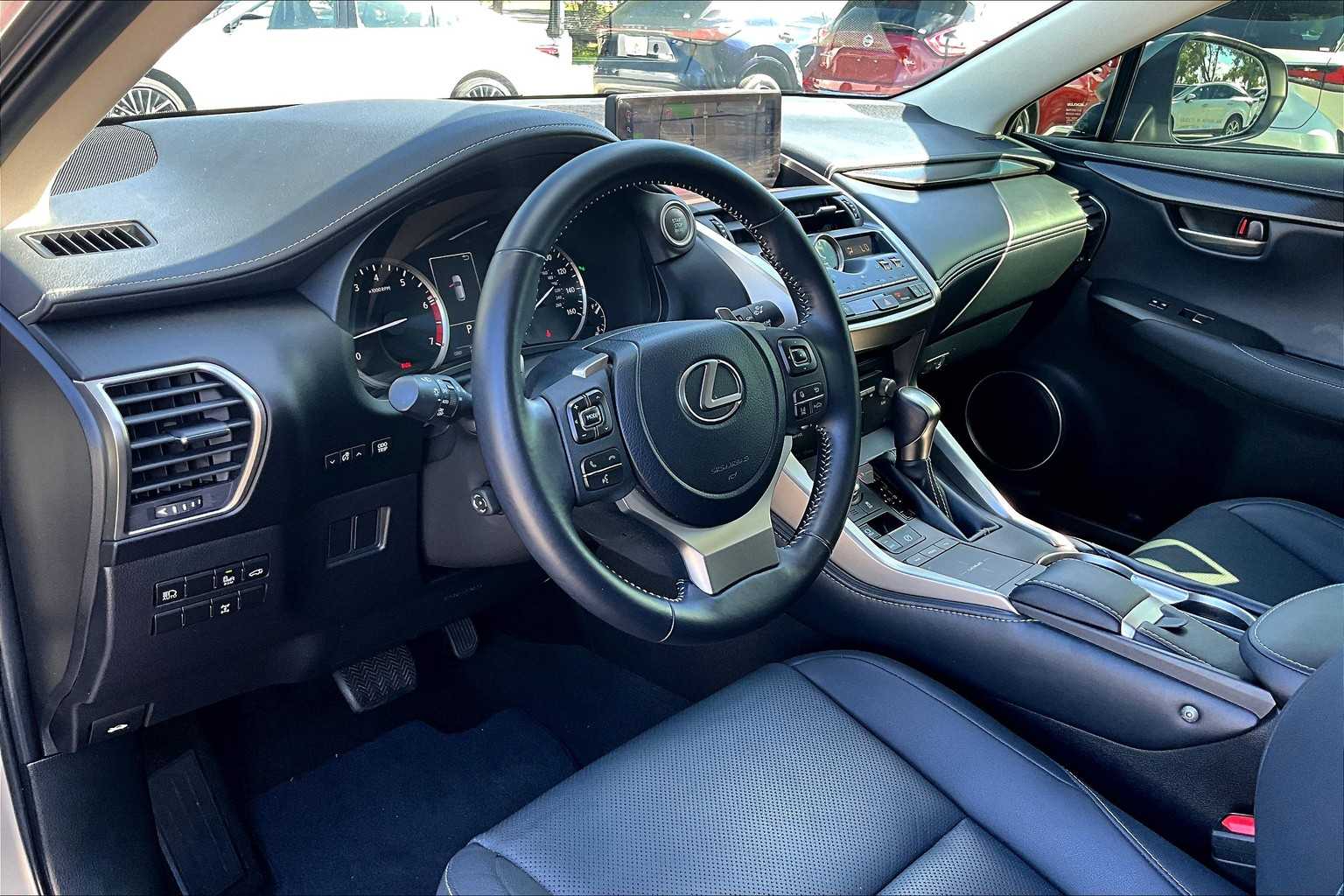 2021 Lexus NX 300 photo 16