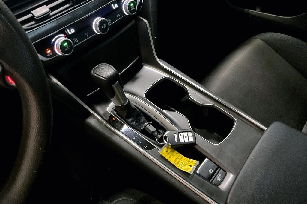 2020 Honda Accord LX photo 10