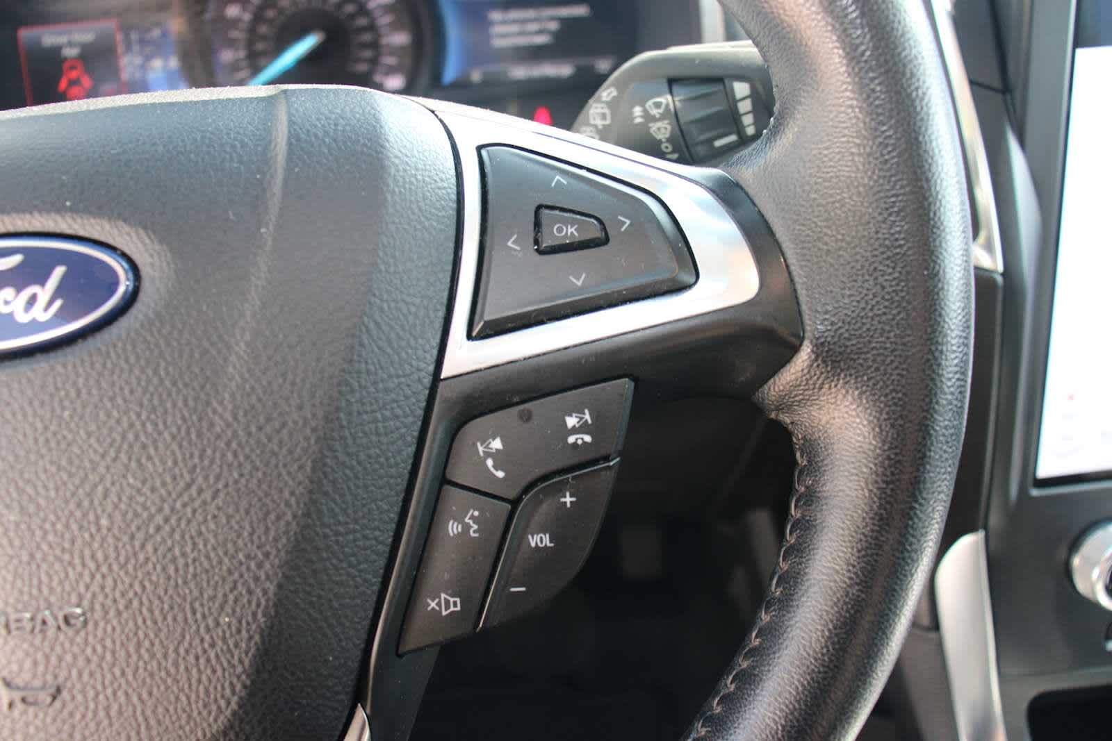 2022 Ford Edge Titanium photo 18