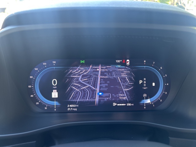2025 Volvo XC40 Plus photo 20
