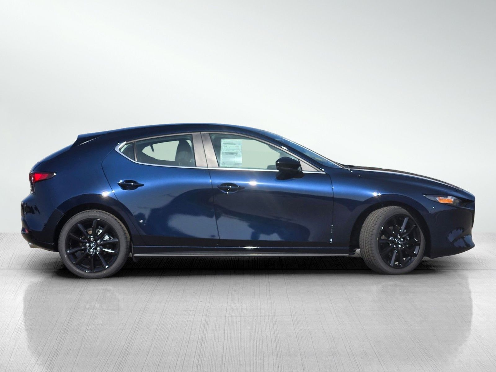 2025 Mazda Mazda3 Hatchback 2.5 Select Sport photo 3