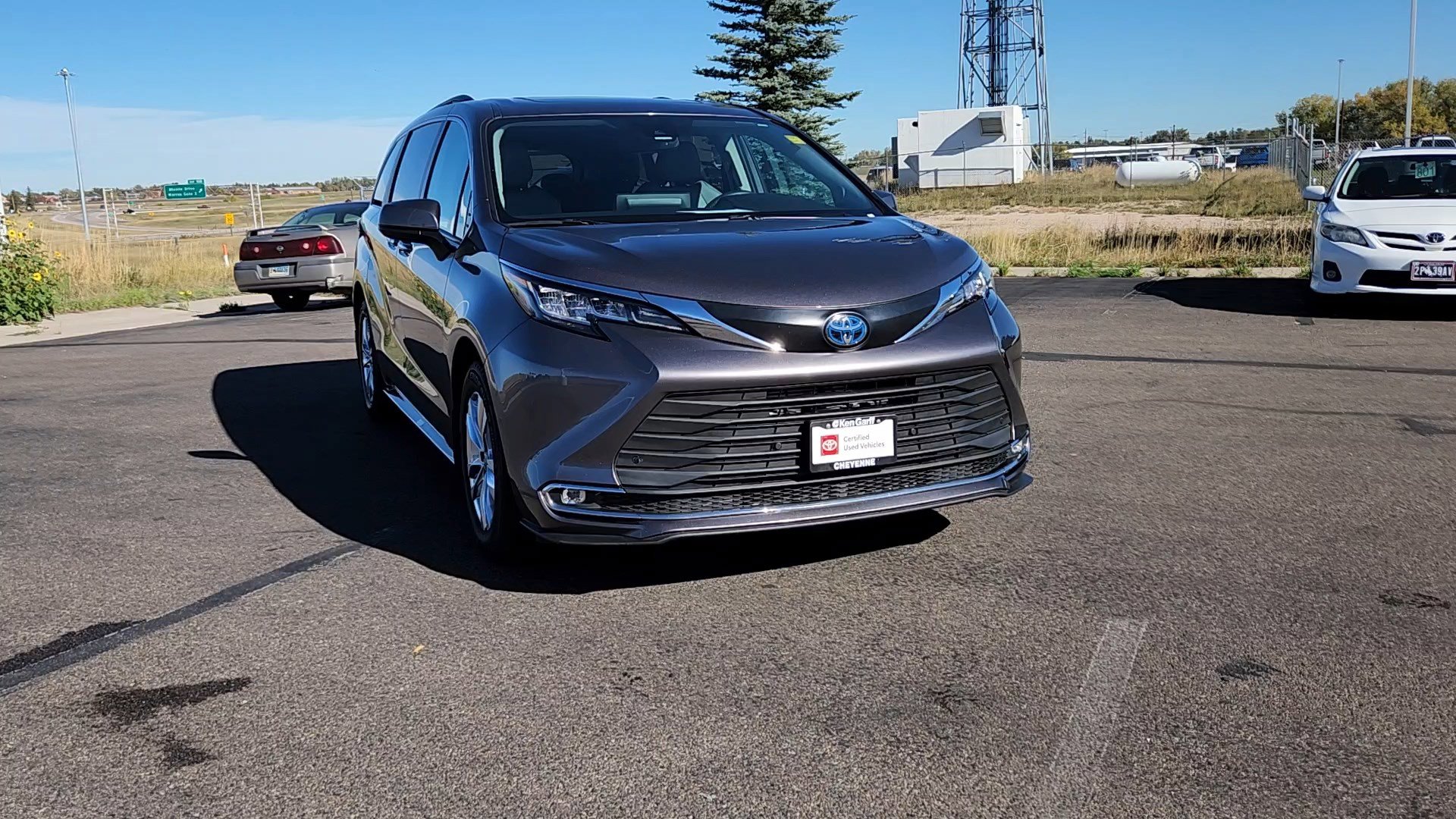 2022 Toyota Sienna XLE photo 4