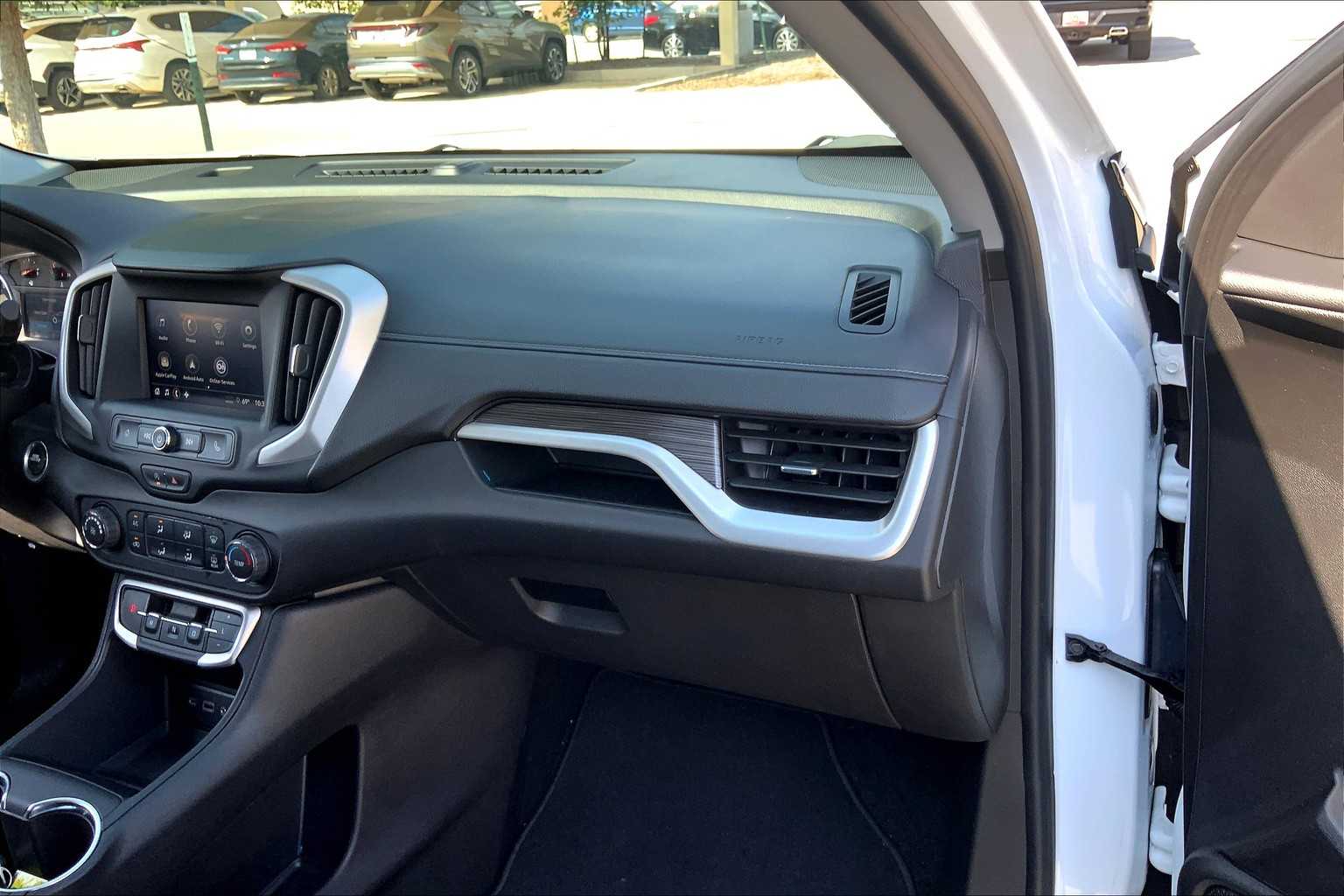 2024 Gmc Terrain SLE photo 17