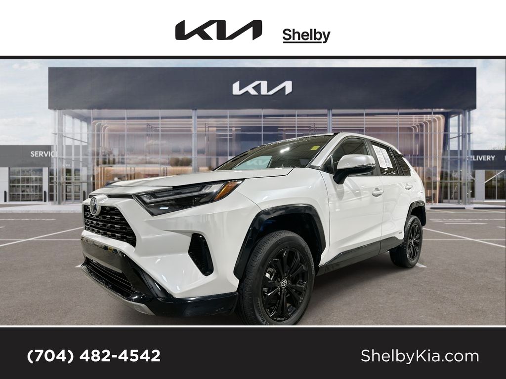 2023 Toyota RAV4 SE's photo