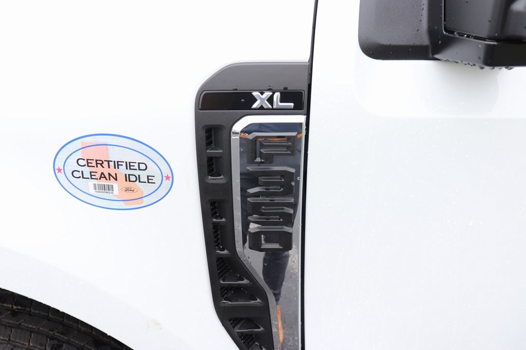 2026 Ford F-350 XL photo 9