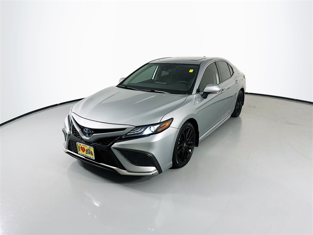 2022 Toyota Camry Hybrid XSE photo 4