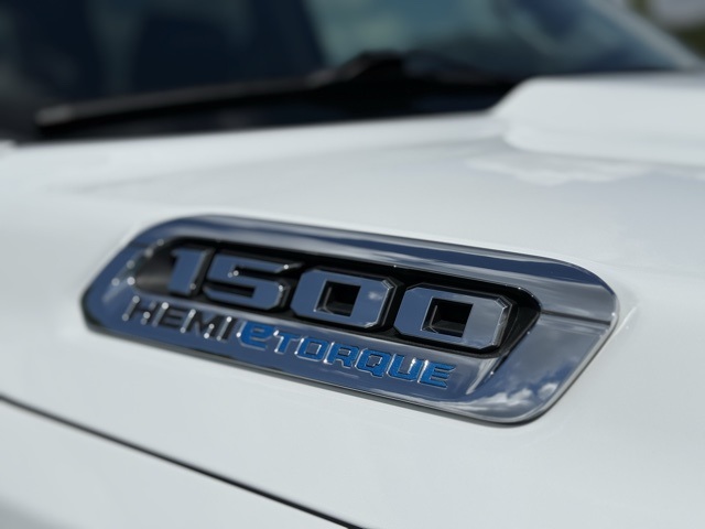 2022 Ram 1500 Laramie photo 8