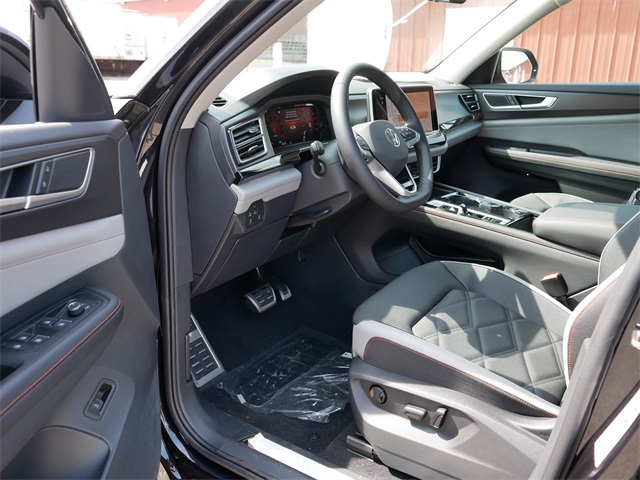 2025 Volkswagen Atlas Peak Edition SE photo 6