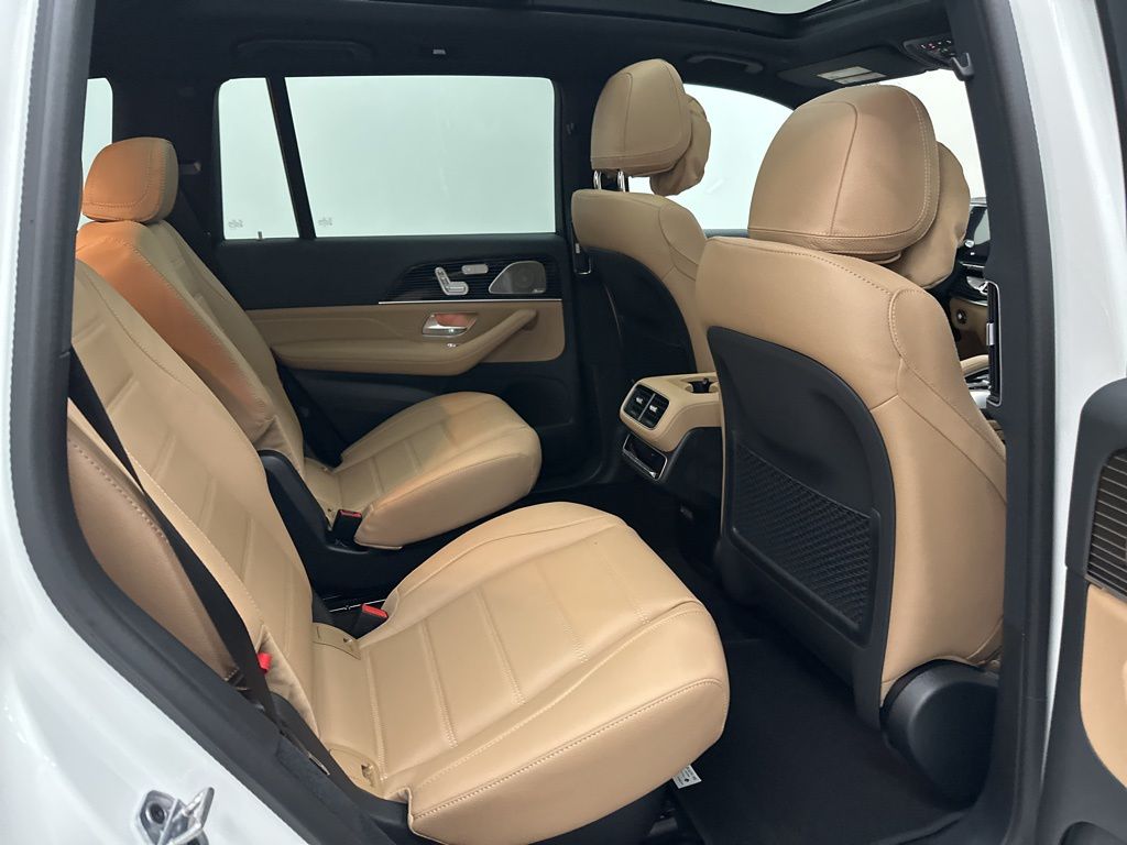2026 Mercedes Benz GLS 580 4MATIC photo 20
