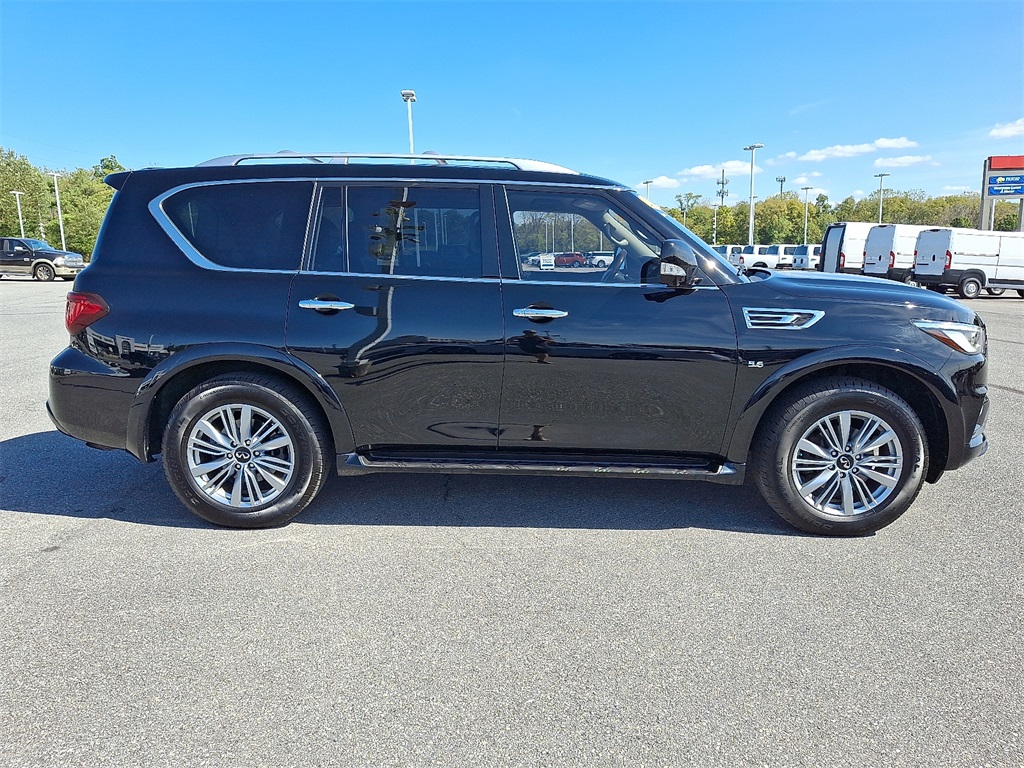 2019 Infiniti QX80 Luxe photo 5