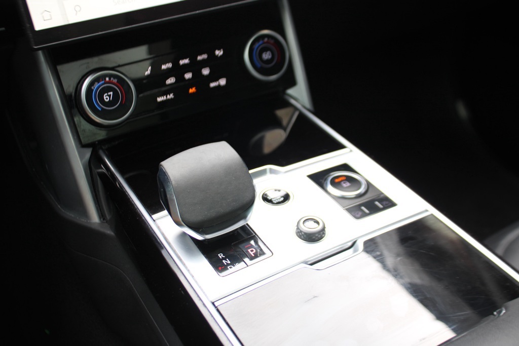 2023 Land Rover Range Rover SE photo 20