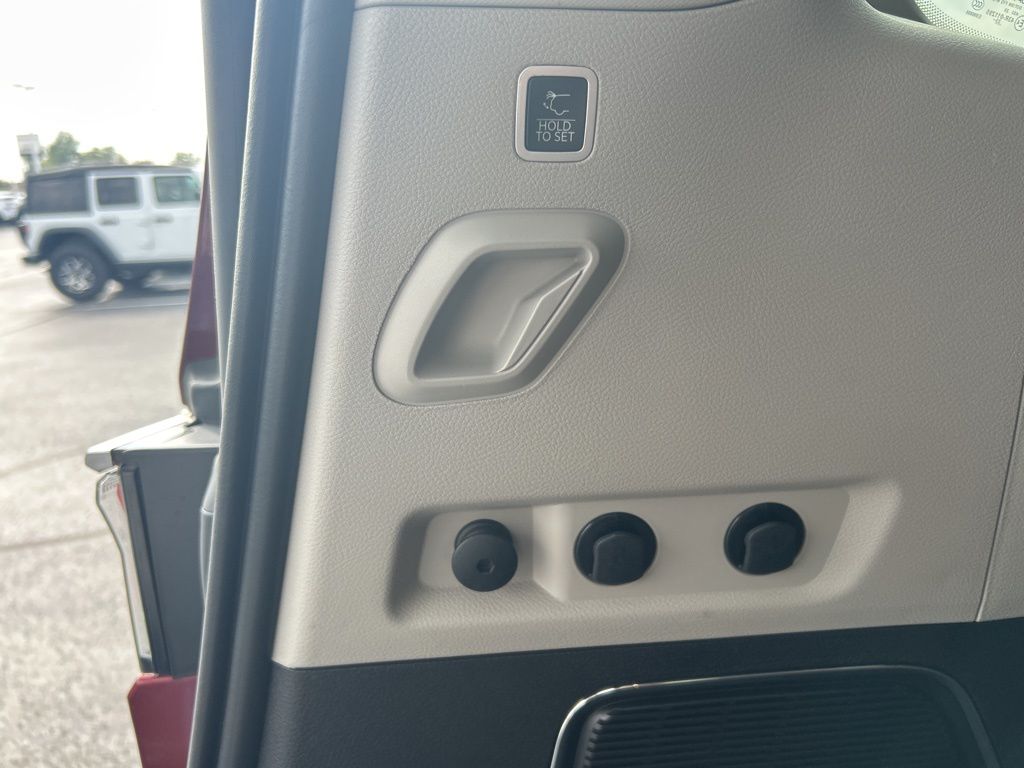 2024 Jeep Wagoneer Base photo 16