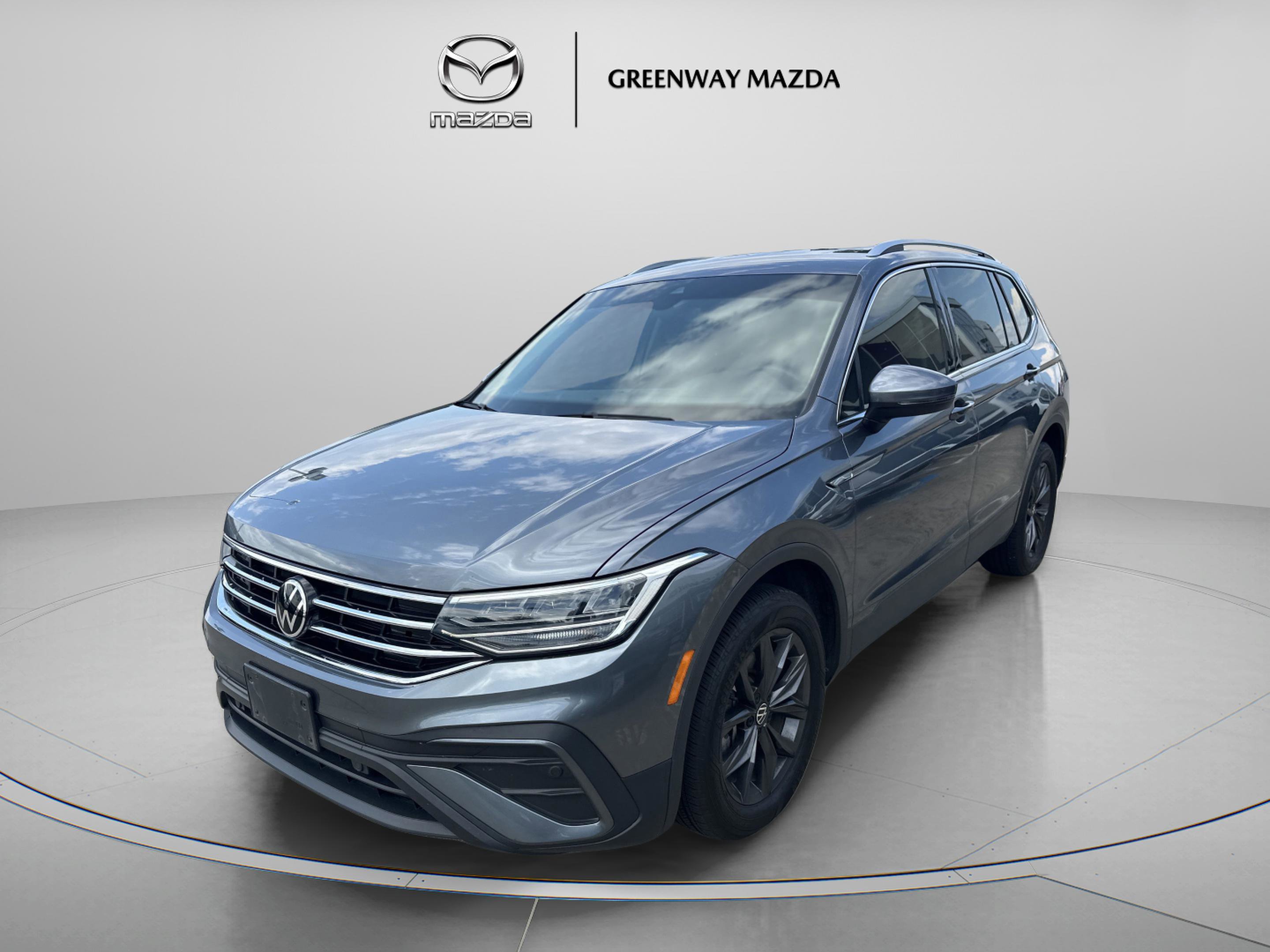 2023 Volkswagen Tiguan SE photo 3