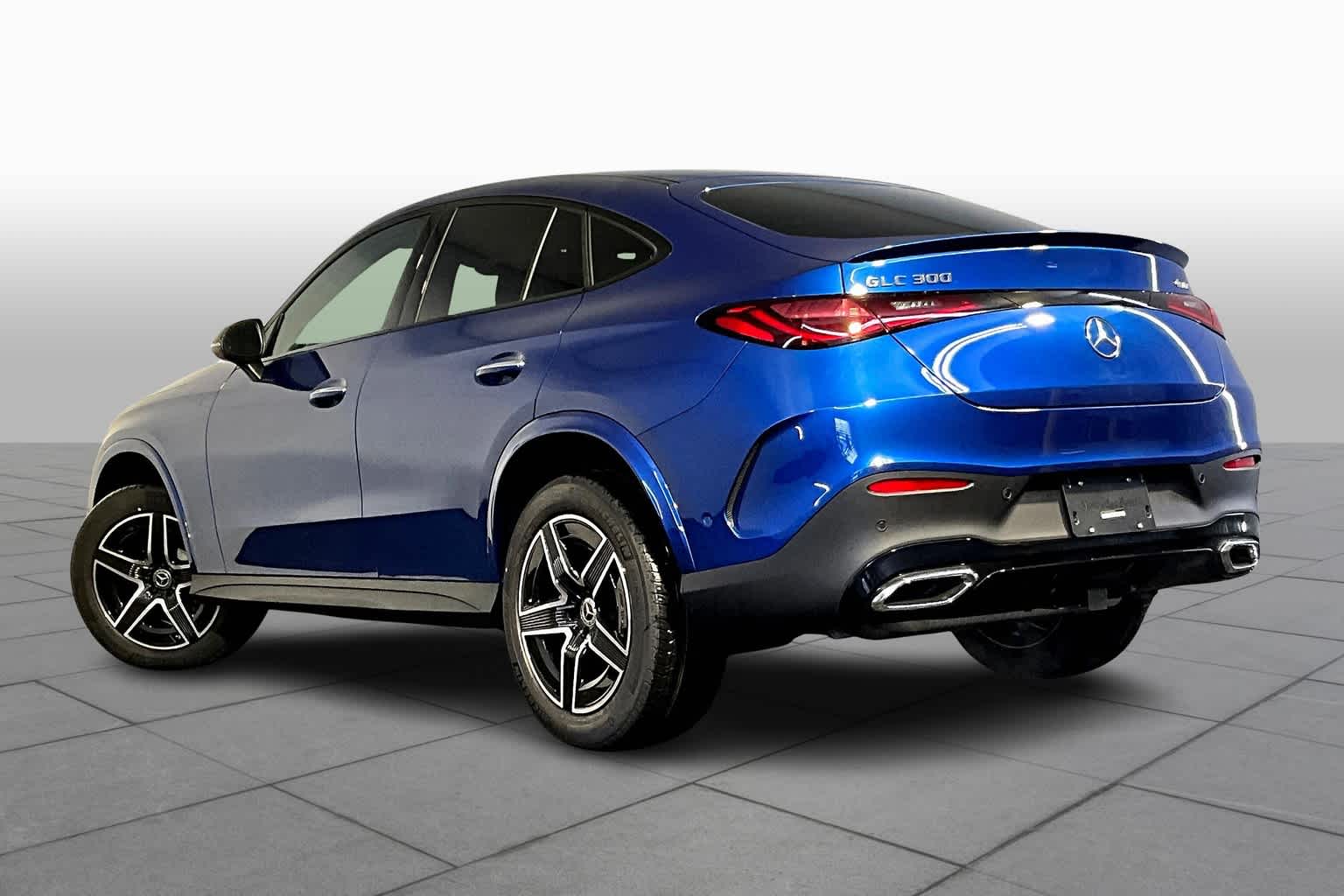2025 Mercedes Benz GLC 300 4MATIC photo 3