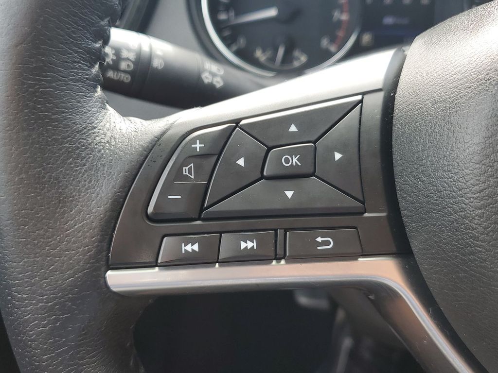 2019 Nissan Rogue SL photo 32