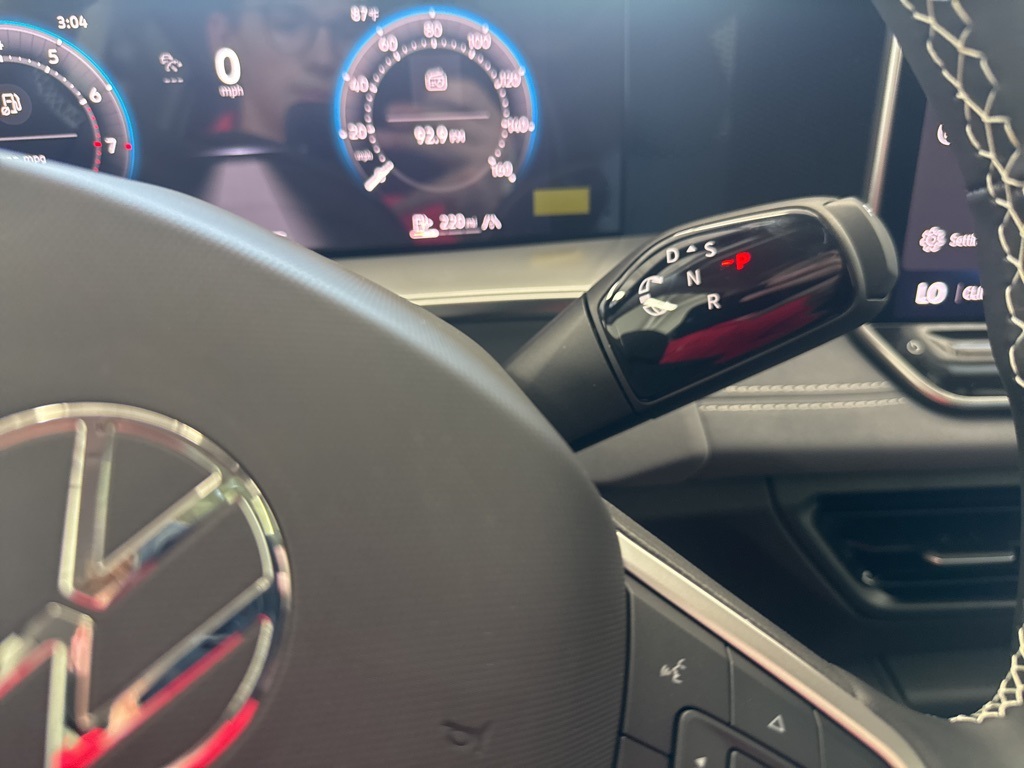 2025 Volkswagen Tiguan SE photo 17