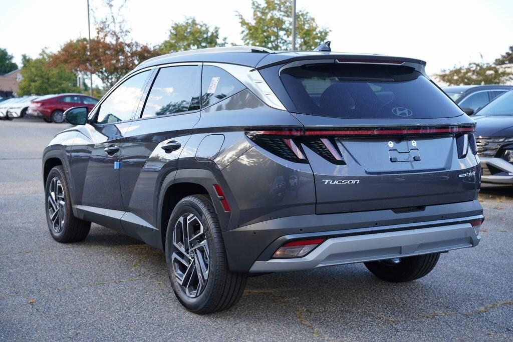 2025 Hyundai Tucson Hybrid Limited photo 3