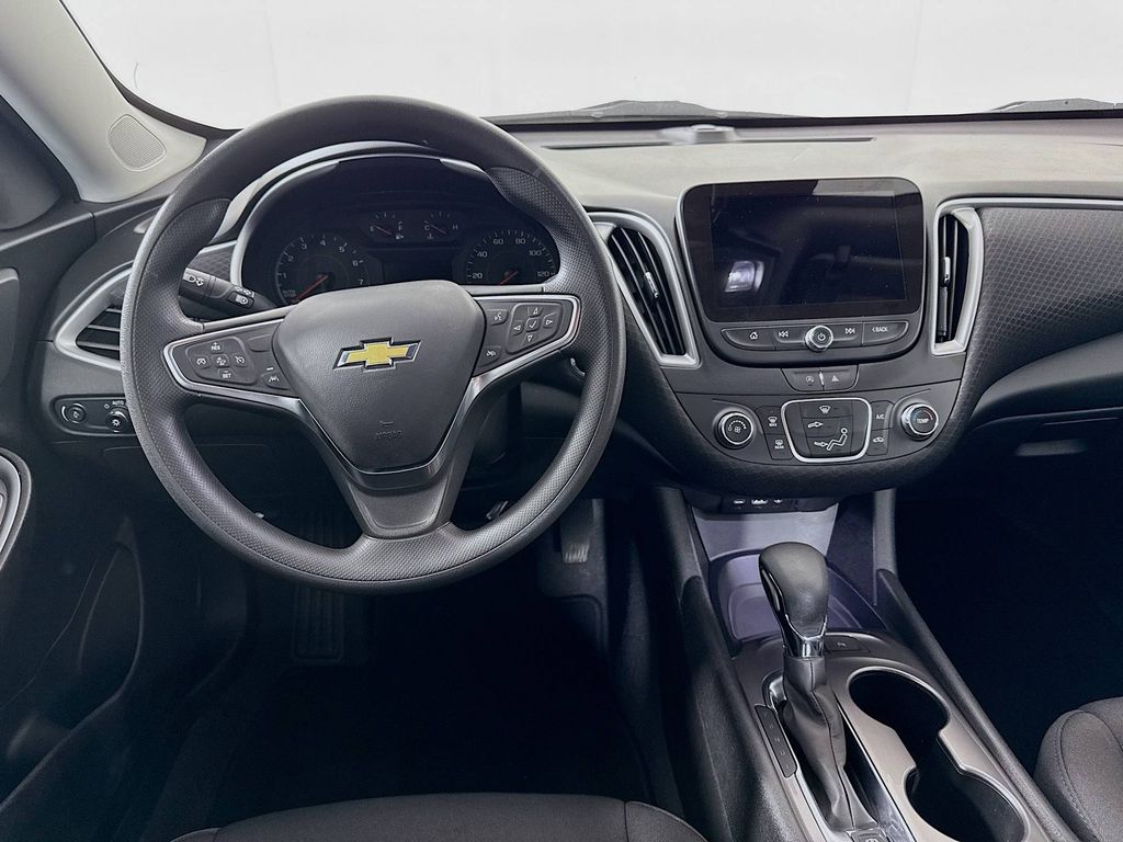2024 Chevrolet Malibu LS photo 17