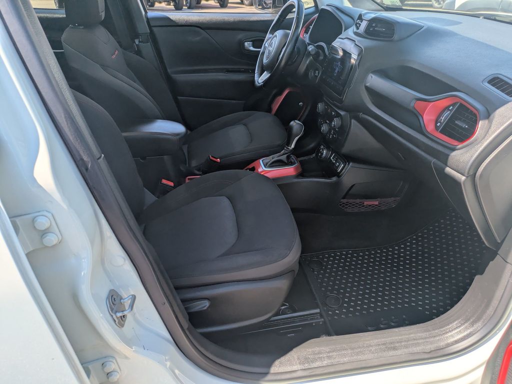 2018 Jeep Renegade Trailhawk photo 23