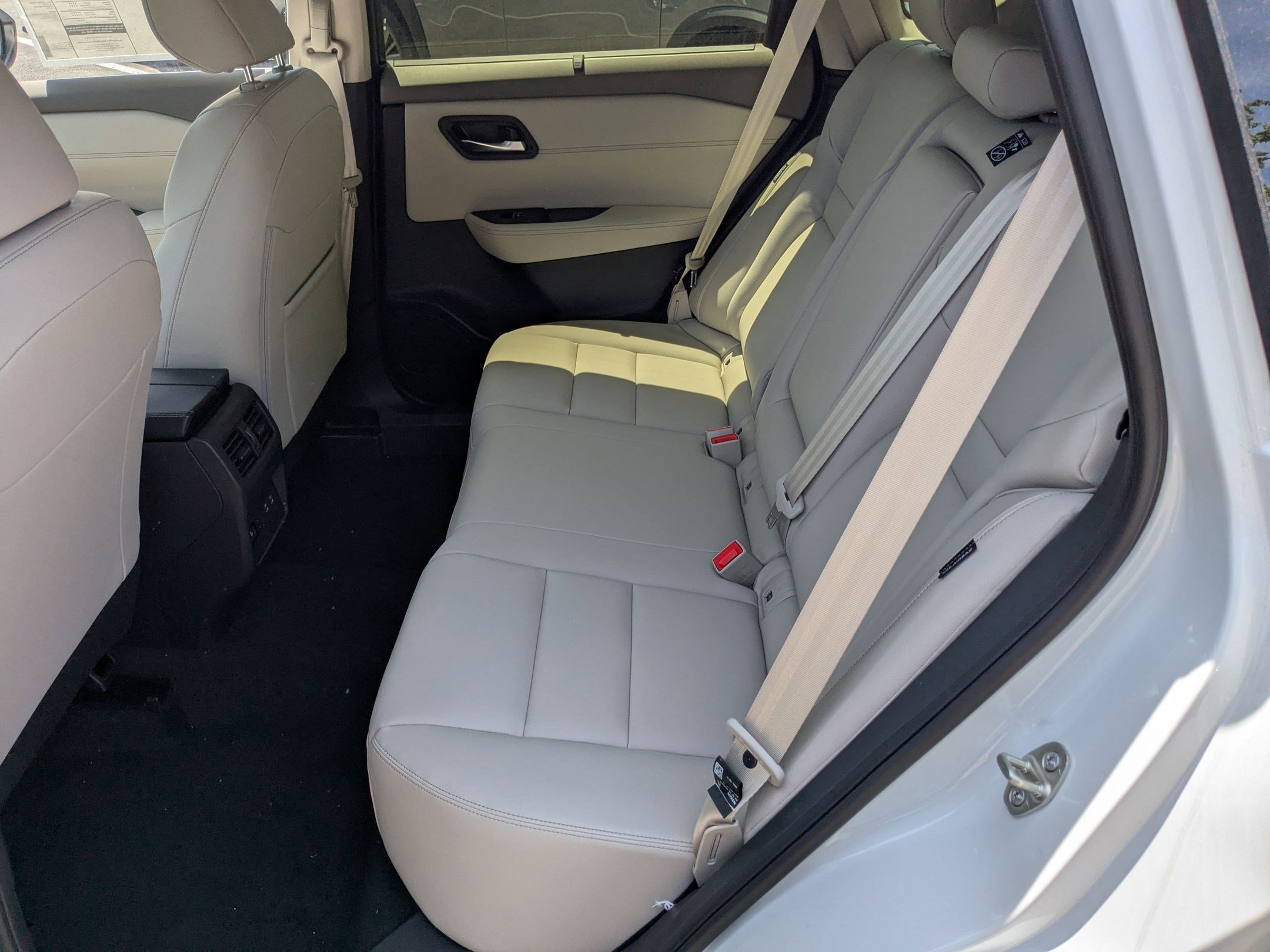 2025 Nissan Rogue SL photo 16