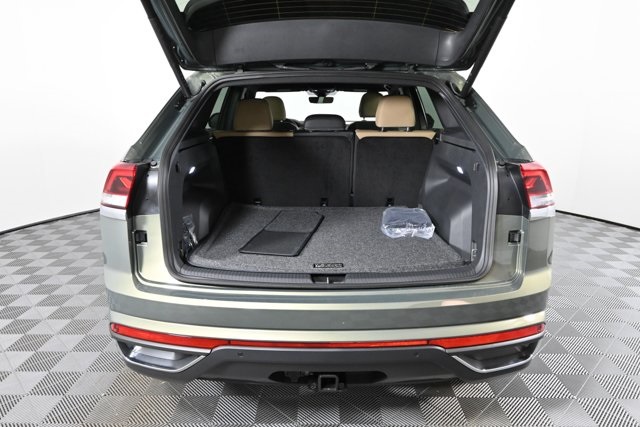2026 Volkswagen Atlas Cross Sport SE Technology photo 8