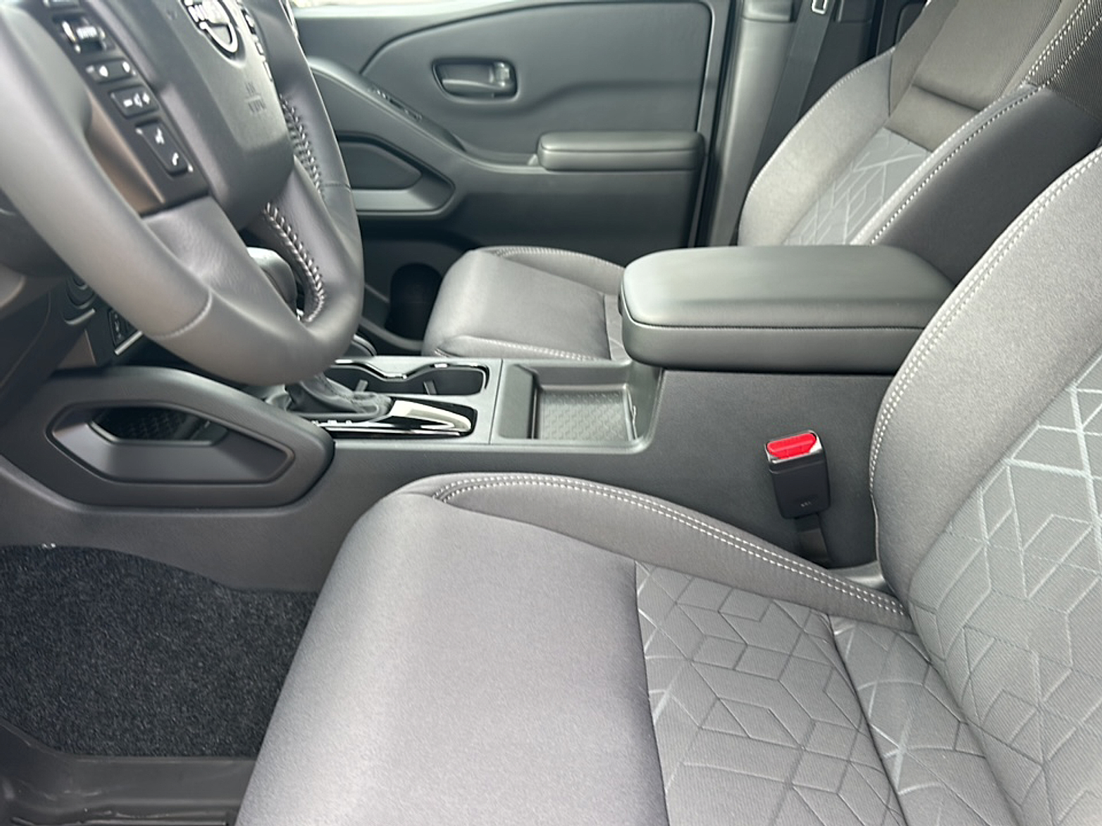 2026 Nissan Frontier Crew Cab SV photo 3