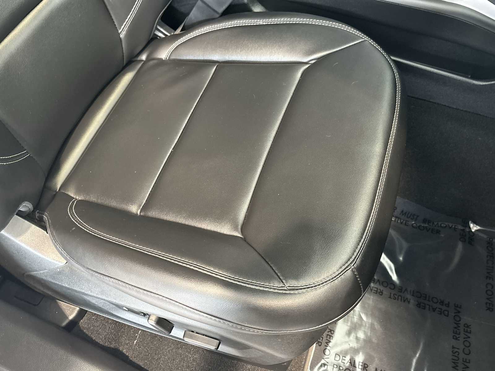 2023 Ford Explorer XLT photo 27