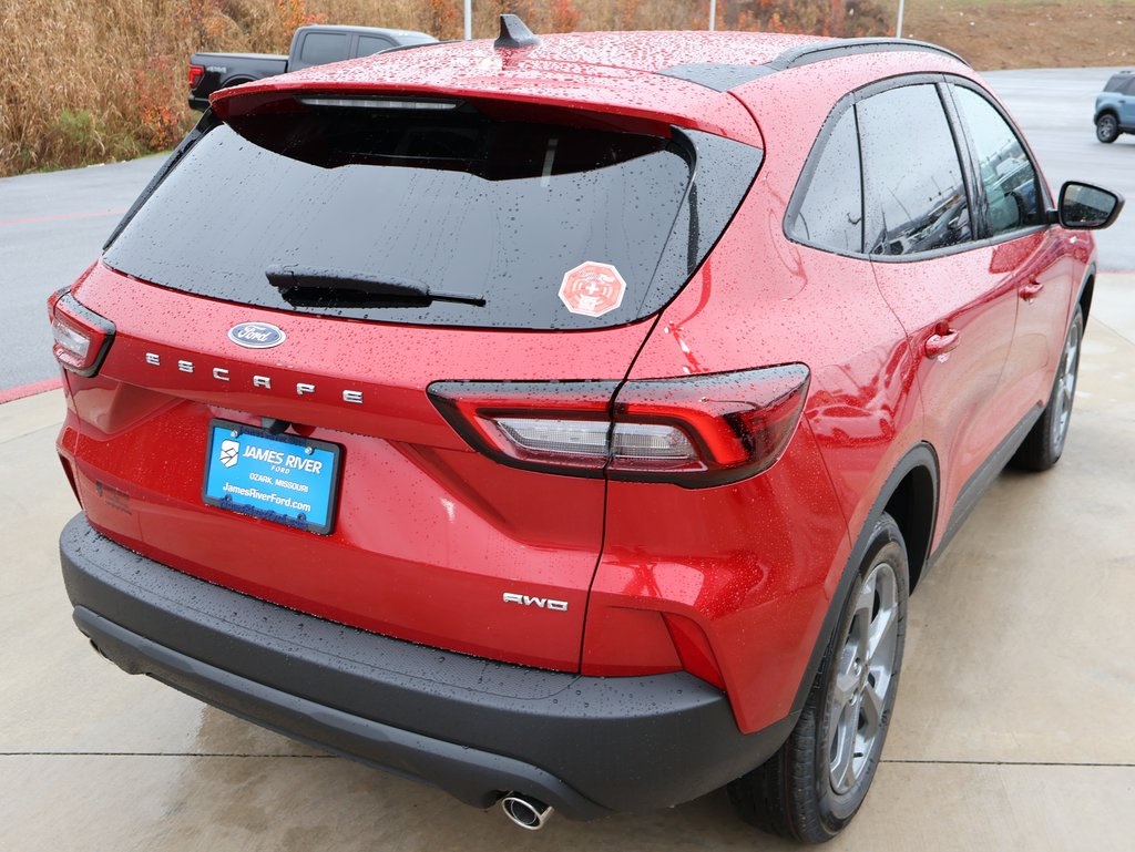2026 Ford Escape ST-Line photo 2
