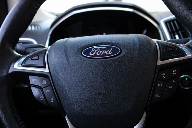 2019 Ford Edge Titanium photo 13