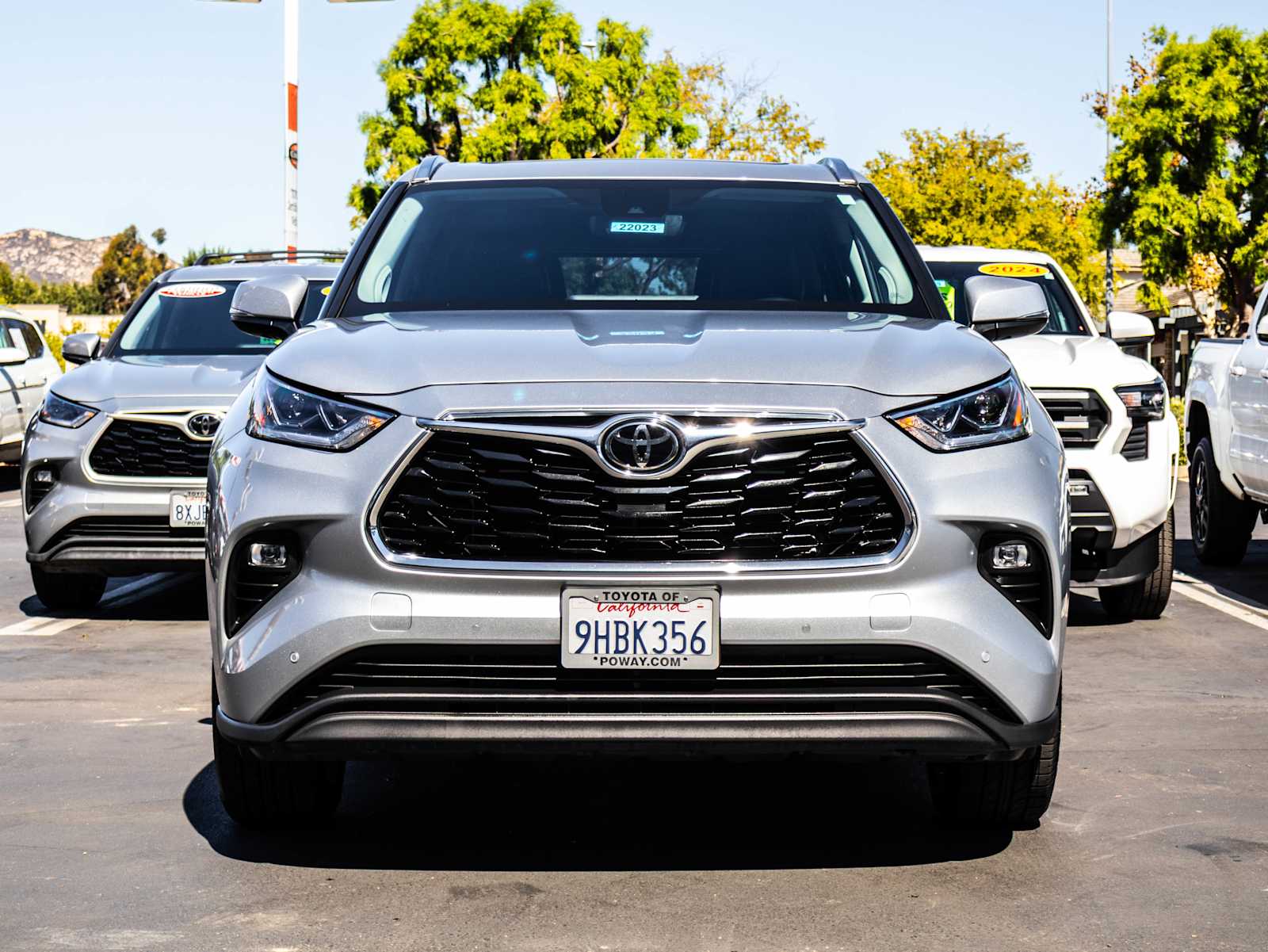 2023 Toyota Highlander Limited photo 2