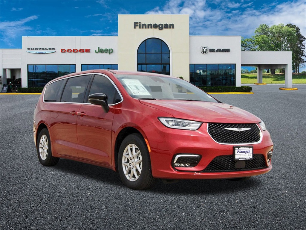 2025 Chrysler Pacifica Select's photo