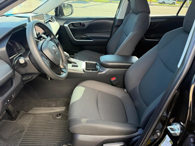 2025 Toyota RAV4 LE photo 15