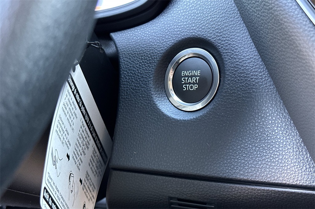 2025 Toyota Corolla LE photo 21