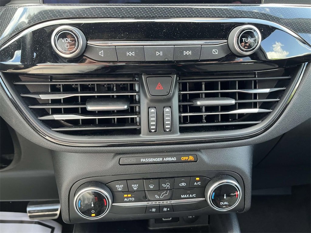 2024 Ford Escape ST-Line photo 24