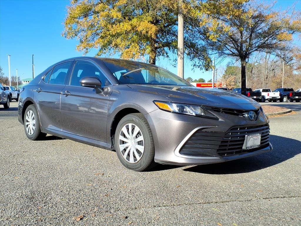 2021 Toyota Camry LE's photo