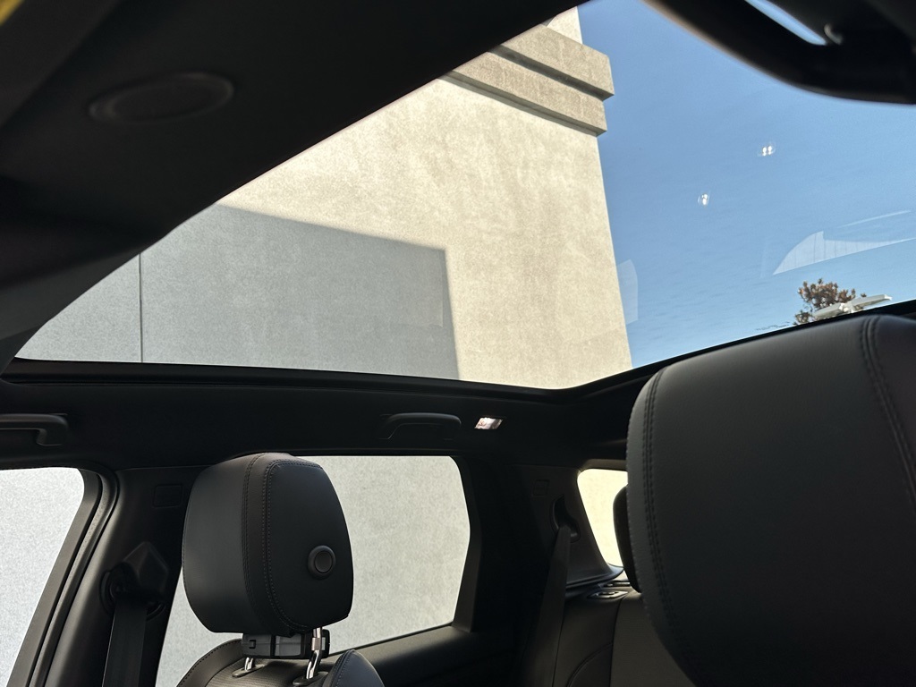 2025 Land Rover Discovery Sport Dynamic SE photo 14