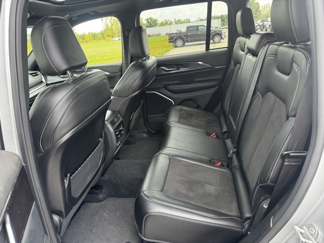 2022 Jeep Grand Cherokee Altitude photo 7