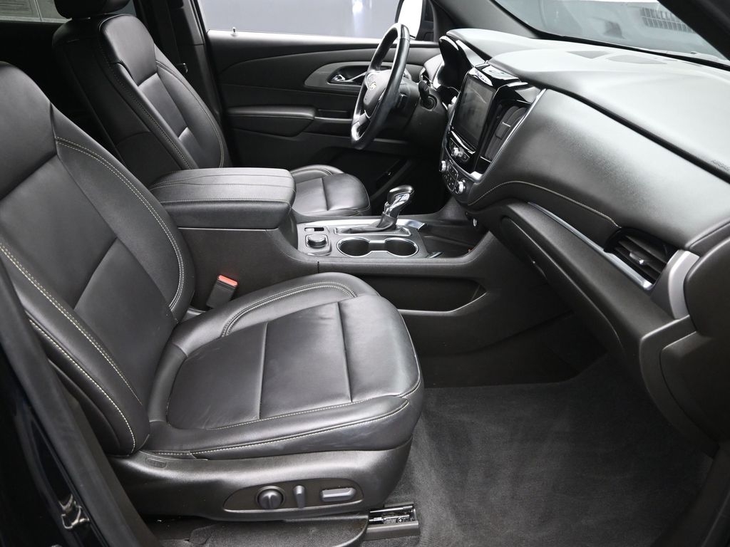 2022 Chevrolet Traverse Leather photo 4