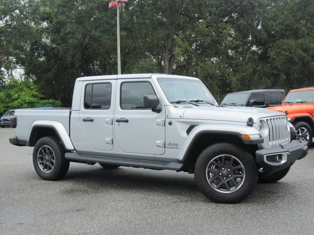 2022 Jeep Gladiator Overland photo 2