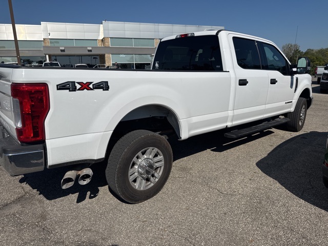 2019 Ford F-350 XLT photo 3