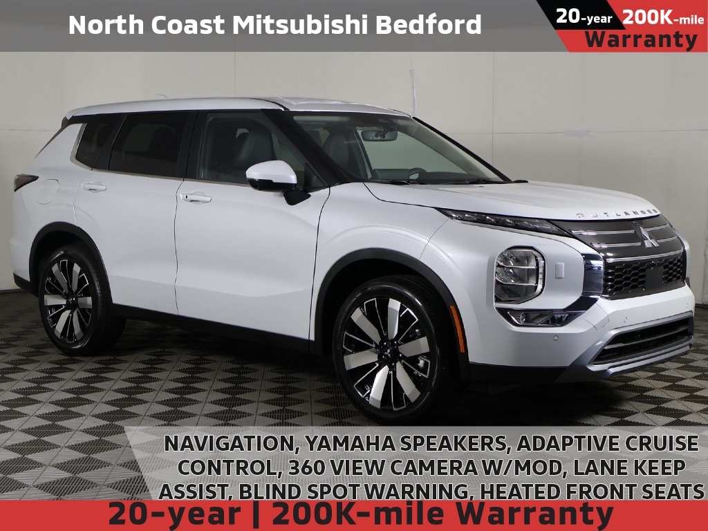 2025 Mitsubishi Outlander SE's photo