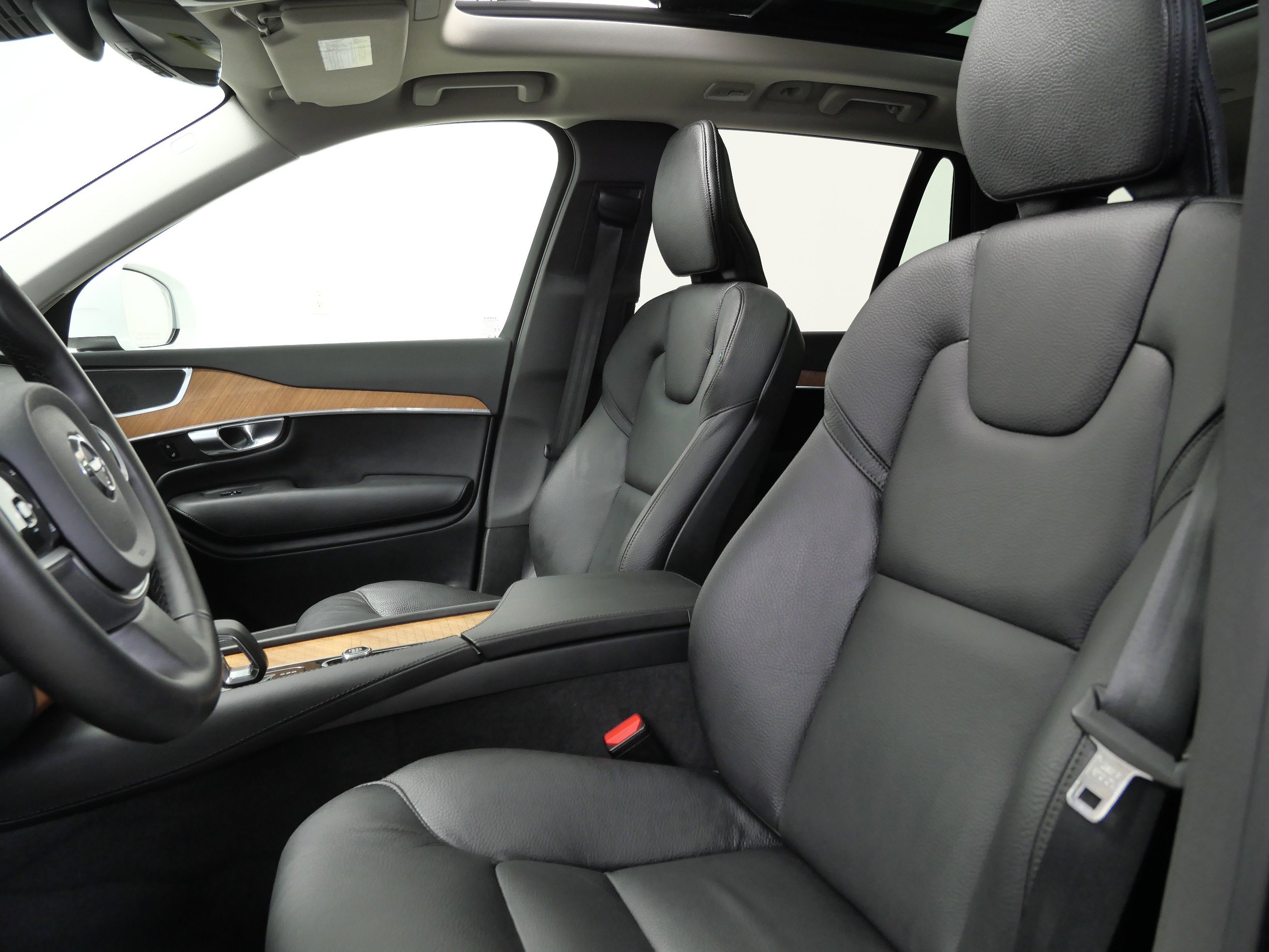 2025 Volvo XC90 Plus photo 14
