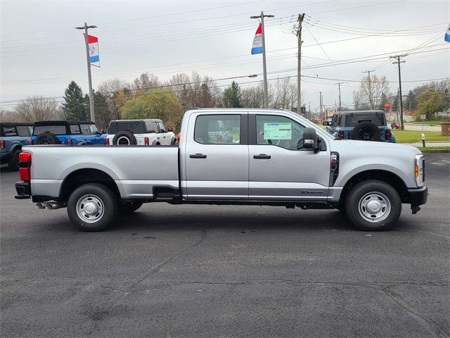 2024 Ford F-350 XL photo 3