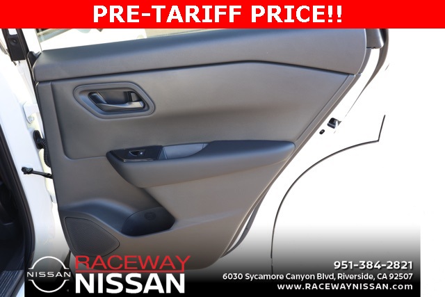 2025 Nissan Rogue S photo 14