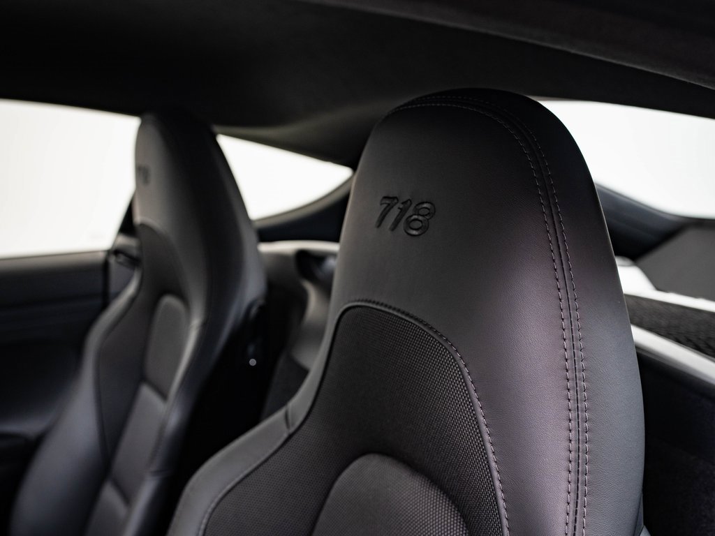 2023 Porsche Cayman T photo 14